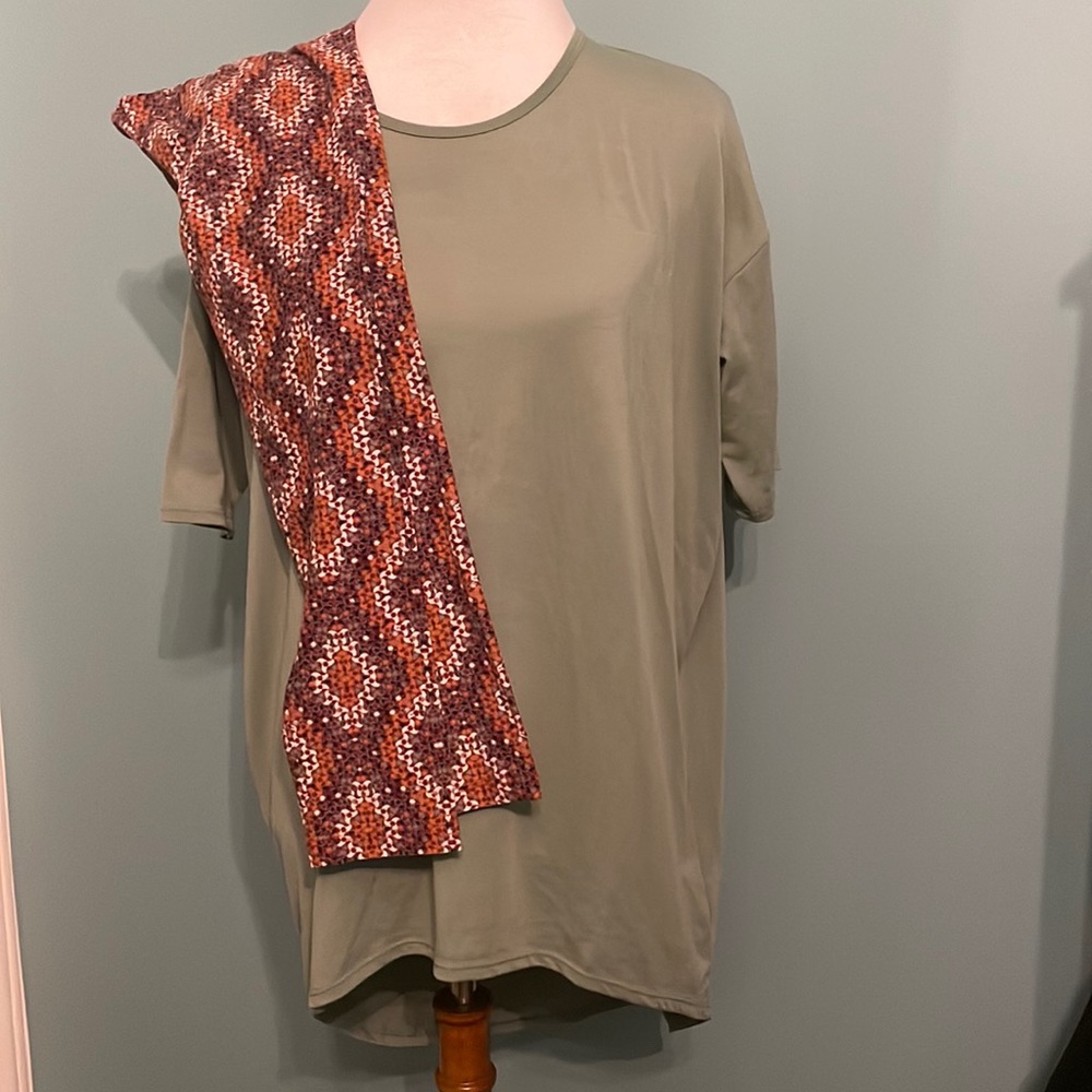 XS LuLaRoe Irma top and OS leggings